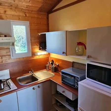 Zecamping 3 Etoiles Pet Friendly Et Piscine Avec Acces Direct A Un Quinson
