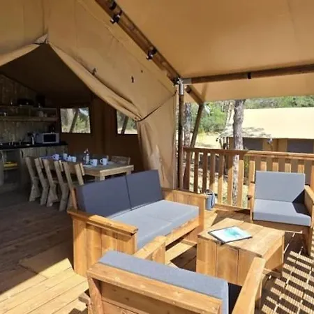 Zecamping 3 Etoiles Pet Friendly Et Piscine Avec Acces Direct A Un * 坎松