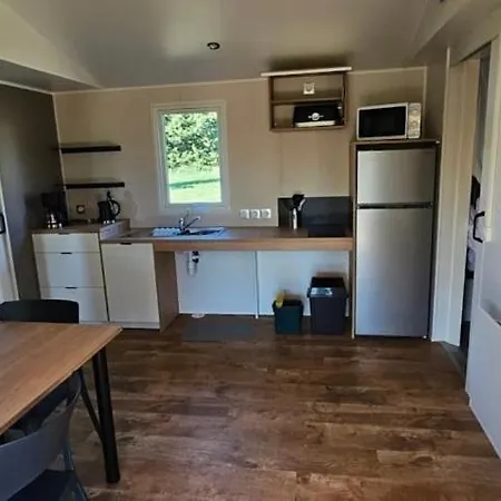 Zecamping 3 Etoiles Pet Friendly Et Piscine Avec Acces Direct A Un 营地 坎松