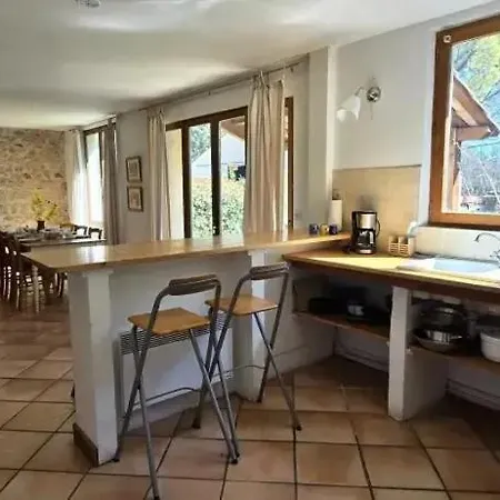Zecamping 3 Etoiles Pet Friendly Et Piscine Avec Acces Direct A Un 营地