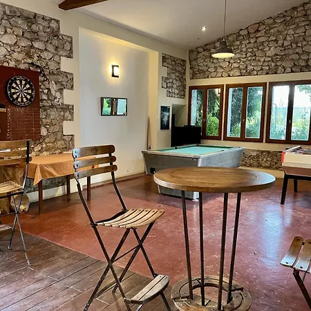 Zecamping 3 Etoiles Pet Friendly Et Piscine Avec Acces Direct A Un Camping *